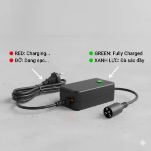 Guide illustrating the status light of the 3 prong scooter charger: red for charging, green for fully charged.